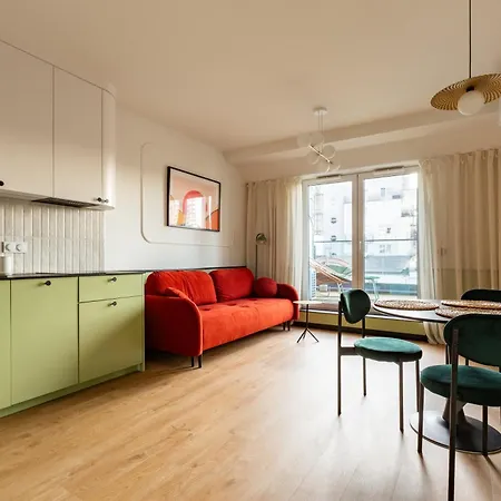 Marina Superior By Bookinghost *