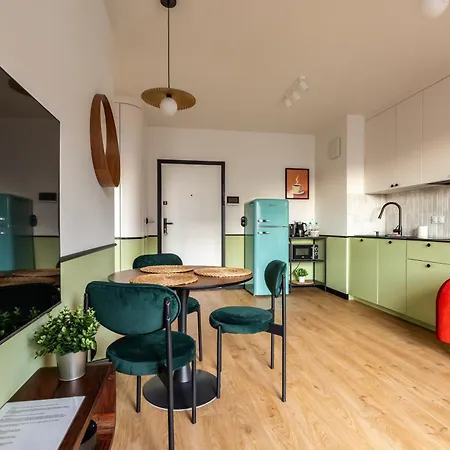 Marina Superior By Bookinghost