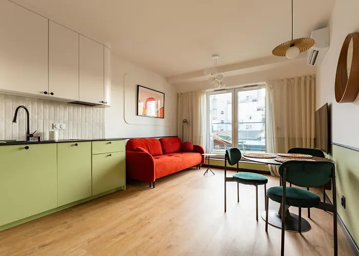 Marina Superior By Bookinghost *